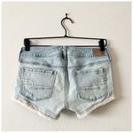 American Eagle AEO Stretch Light Wash Denim Crochet Ruffle Shortie Shorts Sz 4 Photo 1
