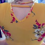 Brooks Woman’s Bobbie  Yellowish Gold Floral pattern Short Sleeve Dress Photo 1