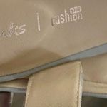 Clarks Clark Flat shoe made for maximum comfort. Size:US:10M. UK: 7.5D Photo 2