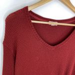 cupio  Red Waffle Knit V-Neck Twist Front Long Sleeve Top Women's Size Medium M Photo 2