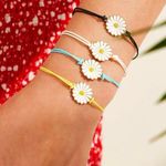 4 piece flower bracelet set Photo 1