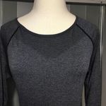 Reebok  Women’s Gray Long Sleeve Shirt, Large Photo 1