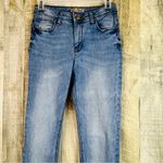 Denim & Co . Size 6 Light Washed Skinny Leg Distressed Stretchy Jeans Photo 2