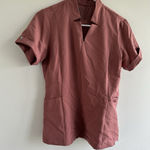 FIGS The FIONx Inala Top features princess seam ribbed collar Size XS Burgundy Photo 0