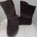 BEARPAW  💯 chocolate brown suede boots with wool blend lining. Size 8. Photo 9