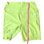 Peloton High Rise Pocket Bike Shorts Women's Medium Neon Yellow EUC Photo 5