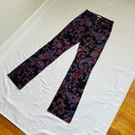 Danielle Bernstein β
NWT Ankle Flare Paisley Pants - Multicolored Purple β
Photo 6