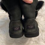 UGG  Baileys Short Boots size 5 very good condition no rips smell or stains Photo 4