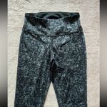 Athleta Women's Woodlandsâ Cropped Chaturanga Reversible Leggings Sz Xsmall Photo 2