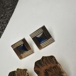 Lot Of 2 Gold Tone Pierced Stud Earrings 1 Signed Gallery Original Photo 1