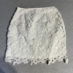 Kimchi Blue White Crochet Lace Bodycon Skirt Size 4 EUC Photo 4