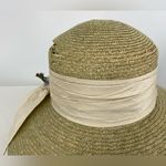 Toucan Straw hat light green, spray of flowers on raw silk ribbon Green Photo 3