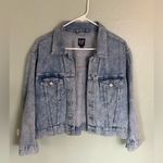 Gap  90’s Fit Denim Jacket Light Distressed Wash 100% Cotton Crop Style Size L Photo 3
