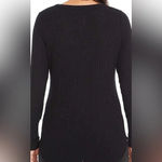 Chaser long sleeved sweater lightweight, size Medium. Photo 1