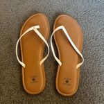Shade & Shore  Size 8 White Sandals  Photo 0