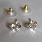 Source Unknown Unique Stunning Petite Cube Cut Glass Gold Tone Post/Stud Y2K Earrings Photo 0