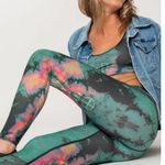 Teeki Yoga Leggings - Eagle
Feather Green Small Photo 0