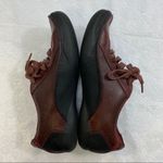 Clarks Clark’s Artisan Women’s Shoes Size 7 1/2 M Red color shade leather casual Photo 4