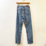 Urban Outfitters  BDG Womens Girlfriend High-Rise Jean Size 26 Light Wash Photo 5