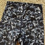 Lululemon  Women's Size 4 Align High Rise Leggings Crop Blue Black‎ Patterned Photo 0
