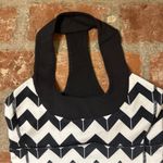Lululemon Scoop Neck Tank in the "Arrow Chevron Polar Cream Black" pattern sz 6 Photo 1