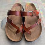 Time And Tru  Women's Footbed Thong Sandals Photo 1