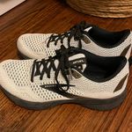 Brooks Revel Running Shoes Photo 0