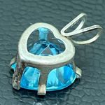 Sterling Silver Vintage 925 Blue Topaz CZ Cubic Zirconia Heart Pendant 1.3g Photo 9