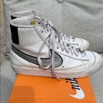 Nike Blazer Mid ’77 ESS White Metallic Silver Black Women’s Size 6.5/Mens 5 Photo 6