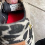 Hey Dude  Karina nwot Loafers Shoes Women's Size 9 Tan Canvas Zebra Print Slip On Photo 8