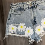 Forever 21 NWT Daisy Embroidered Rare High Rise Distressed Denim Jean Shorts 29 Photo 2