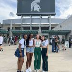 SheIn Green Jeans Photo 3