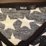 NEUE Women's‎ Black & White Star Print V Photo 2