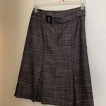 Black and white skirt with belt and pleats Photo 3