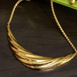 Crescent Vintage MONET Ruffled Bar Pendant Choker Gold tone Necklace Photo 5