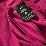 Nike  Pro Hypercool women's size XS maroon tank top Photo 2