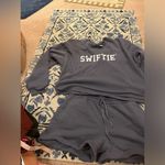 Taylor Swift  swiftie sweatshirt and shorts set 2x Photo 3