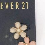 Forever 21  Flower Earring Set Photo 1