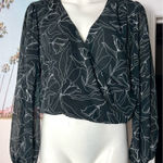 ASTR  The Label Black Floral V-Neck Puff Sleeve Lightweight Blouse Size Small Photo 0