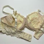 Wacoal  Cream Floral Lace Underwire Bra 36C Photo 5