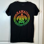 Quiksilver Quicksilver Aloha Hawaii Black Front Graphic Size Small EUC #4415 Photo 1