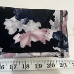 Balance Collection  capri length leggings Photo 3