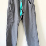 FIGS  Technical Collection Scrub Pants in Gray Size Small Photo 0