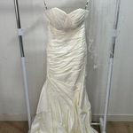 Beautiful Strapless Fit & Flare Wedding Dress + Veil Size XS White Photo 0