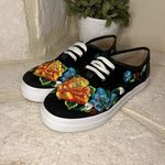 Xhantae shoes floral embroidered sneakers sz 9 Black Photo 0