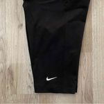 Nike Essential legging shorts in black Photo 4