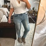 Chelsea and Violet  Jeans  Photo 4