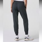 Vuori Performance Joggers Charcoal Heather Womens Small Athletic Athleisure Photo 8