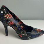 Nine West  Garisono black floral pointed toe high heels size 7 1/2 Photo 3