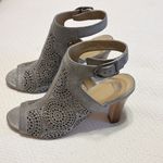 Johnston & Murphy  Cassie Perforated Leather‎ Silver Metallic Sandals size 10 Photo 1